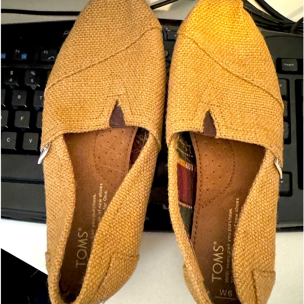 Tom’s Women’s shoes